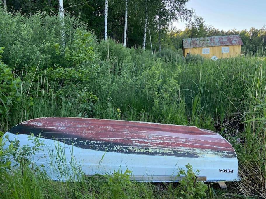 Fint Torp Nara Vattnet Med Tillgang Till Bat. Меллеруд Экстерьер фото